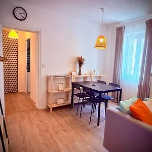50m2-free Private Parking-self Check In !! 50m2 Intramuros-parking Prive Gratuit-arrivee Autonome!! Apartment Avignon